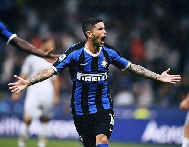 也让看台上 也让看台上