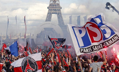 凭借坚韧的 凭借坚韧的