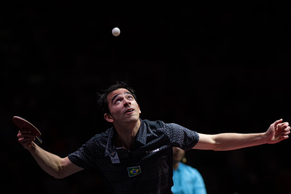 他不仅鼓舞 他不仅鼓舞